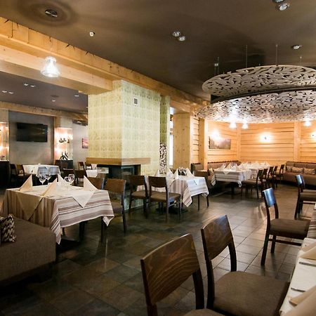 Optima Collection Park Hotel Ивано-Франкивск Екстериор снимка