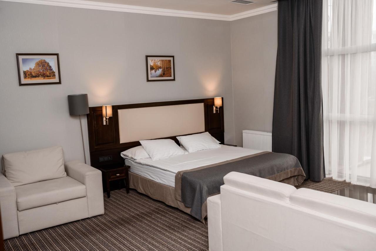 Optima Collection Park Hotel Ивано-Франкивск Екстериор снимка