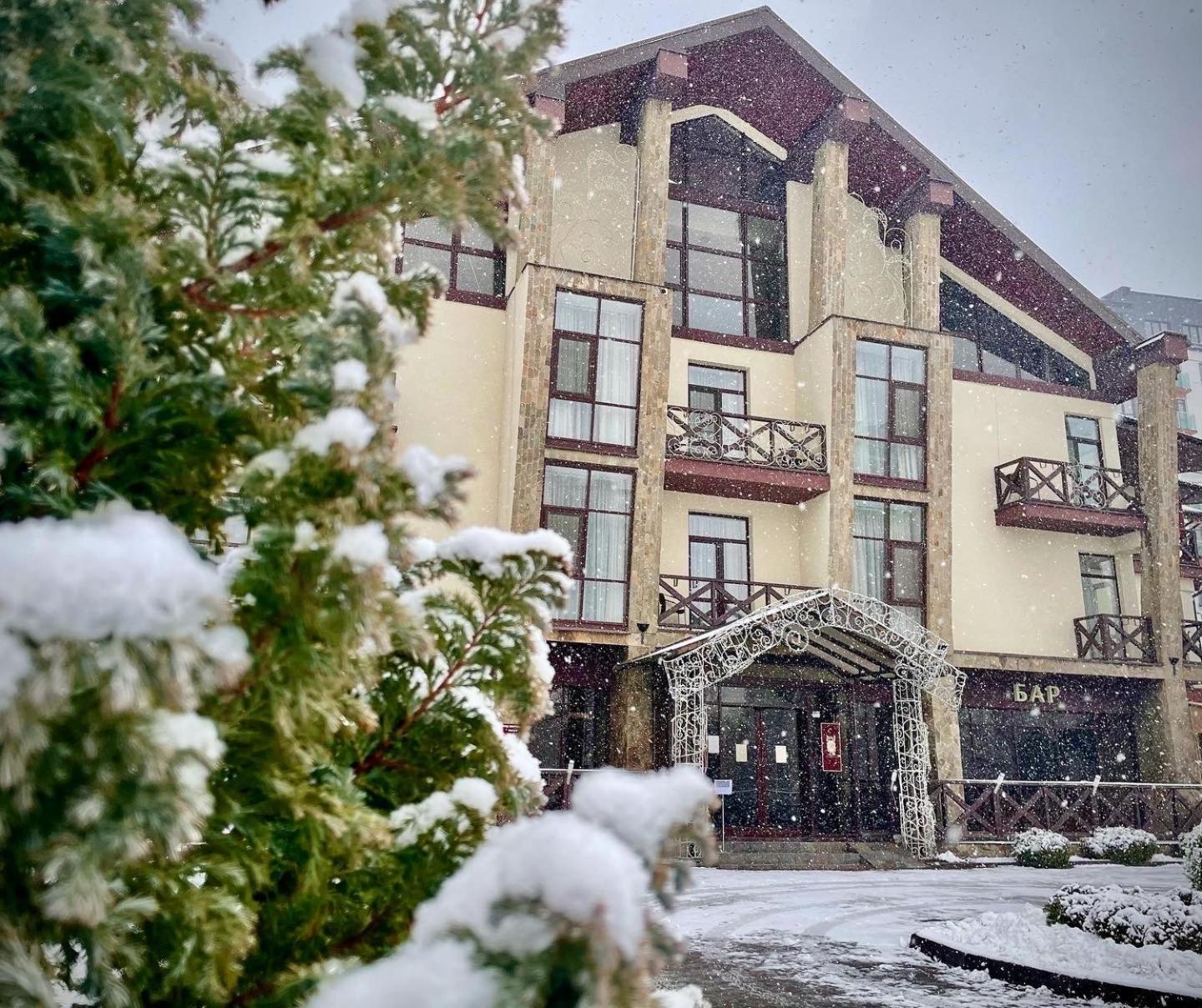 Optima Collection Park Hotel Ивано-Франкивск Екстериор снимка