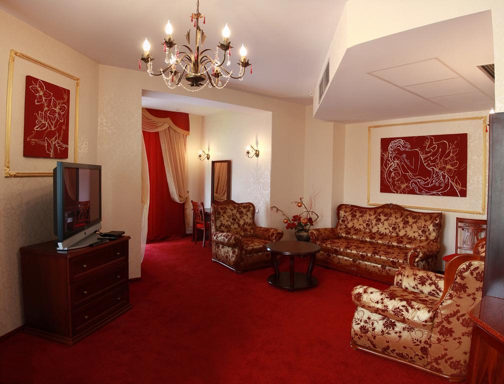 Optima Collection Park Hotel Ивано-Франкивск Екстериор снимка