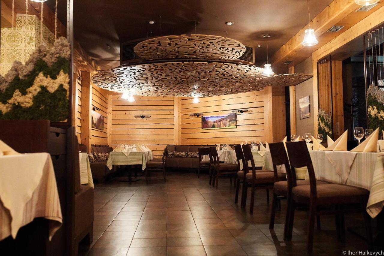 Optima Collection Park Hotel Ивано-Франкивск Екстериор снимка