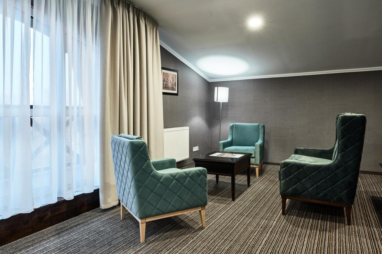 Optima Collection Park Hotel Ивано-Франкивск Екстериор снимка