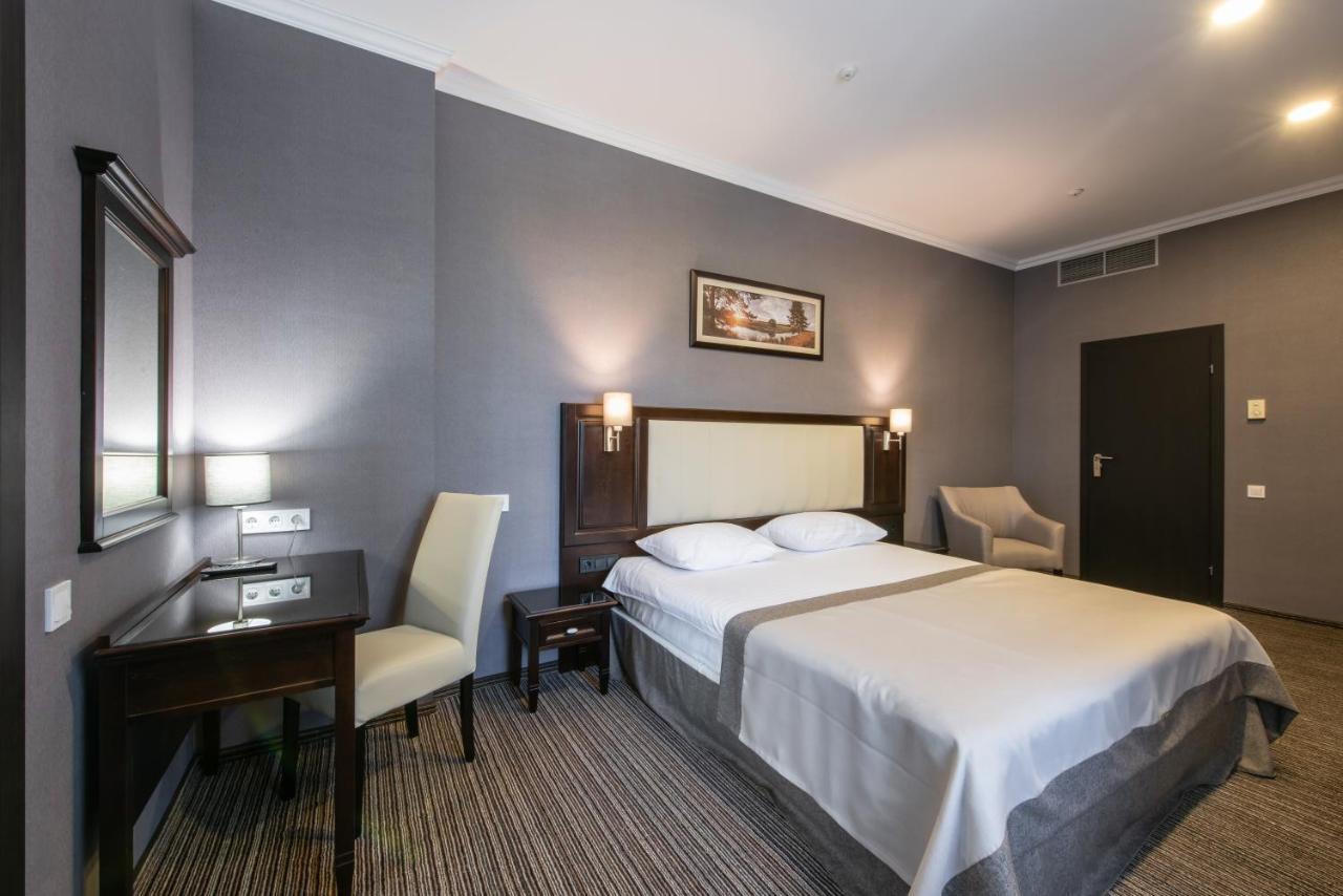 Optima Collection Park Hotel Ивано-Франкивск Екстериор снимка