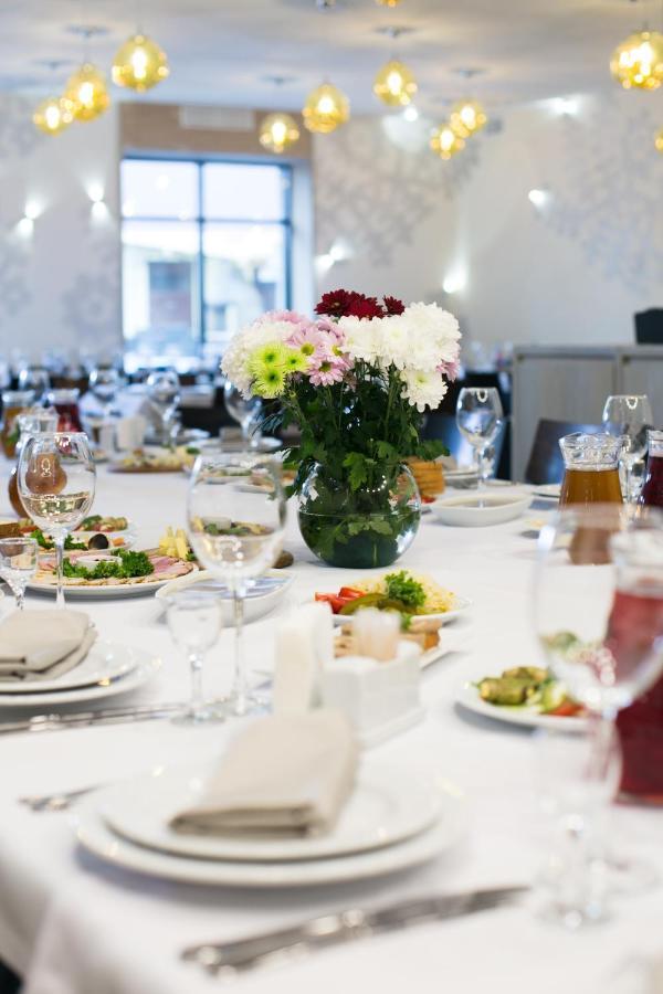Optima Collection Park Hotel Ивано-Франкивск Екстериор снимка