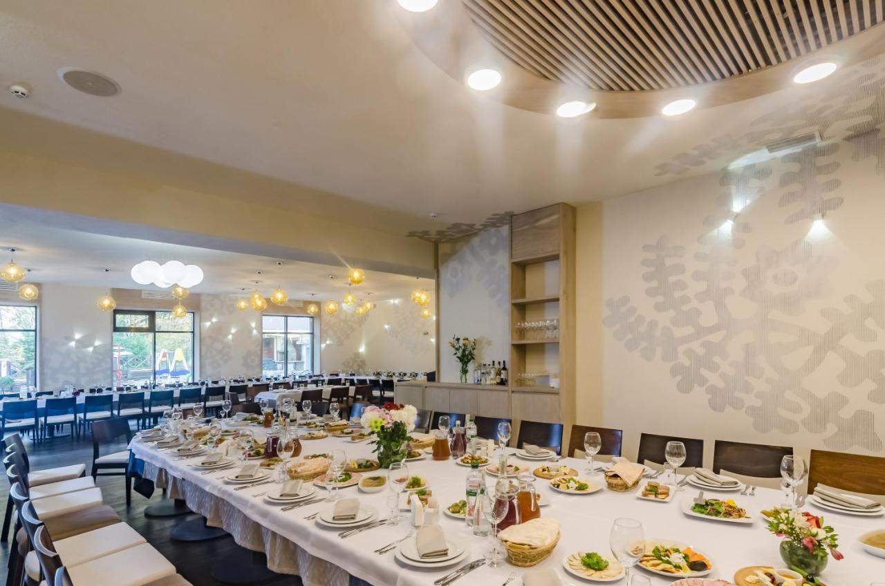 Optima Collection Park Hotel Ивано-Франкивск Екстериор снимка